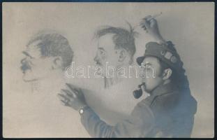 cca 1914-1918 A művész a fronton munka közben, Bartóffy Miklós (1882-1964) későbbi vezérőrnagy hagyatékából, fotólap, 8,5x13,5 cm