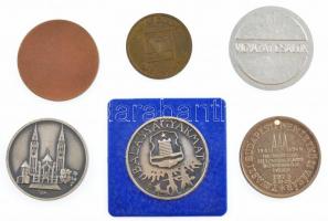 6db klf modern magyar emlékérem és zseton, közte "Rodolfo / Vigyázat csalok" Al zseton (33...