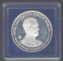 1990. "Horthy újratemetése" ffém emlékérem. Szign. Bozó T:PP Eredeti dísztokban!