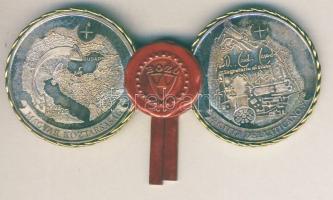 DN Magyar-vatikáni érempár fakeretes + zománcos montírozásban, számozott ffém emlékérem. Szign. Bozó...