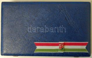 1989. "Bush elnök látogatása" Br T:1 + ffém T:PP érempár, szign. Bozó, hozzávaló fémszigná...