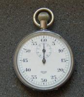 XX. század közepén gyártott Heuer márkájú svájci stopperóra, javításra szorul