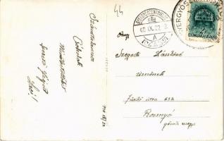 1940 Gyergyószentmiklós, Gheorgheni; a város várja a honvédeket bevonuláskor, országzászló / the tow...