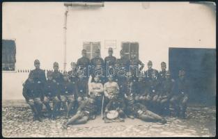 1914 Zvornik (Bosznia-Hercegovina), tisztiiskola, cs. és kir. tisztek csoportképe, fotólap, 9x14 cm