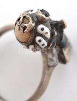 Mórfejes fém gyűrű. Zománcozott fém. 25 mm