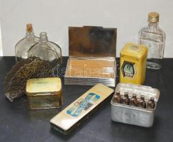 Szemrevaló kis antik bolhapiac tétel, benne: kakaósdoboz, szalvétatartó, üvegek, szénsavpatron tartó, alpakka dobozka és egyéb dobozkák