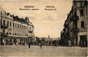 1922 Ungvár, Uzshorod, Uzhhorod, Uzhorod; Masaryk tér, gyógyszertás, Weiss, Glanz és Roser. üzlete / Masarykovo námestí / square, pharmacy, shops
