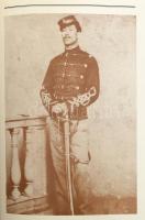 Csorba László: A Kossuth-emigráció fényképeskönyve. Bp.,1994, Kossuth. Fekete-fehér fotókkal illuszt...