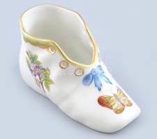 Herendi Viktória mintás porcelán cipő. Kézzel festett, jelzett (125 éves jubileum), minimális kopással, 10x5x4,5 cm