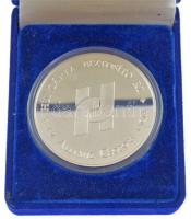 2001. "15 éves a Hungária Biztosíró Rt. / Hungária Biztosíró Rt. Az Allianz Csoport Tagja"...