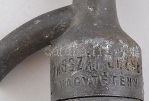 "Újpesti Vendéglősök Szikvízgyára Rt." feliratos régi, dombornyomott szódásüveg, 0,5 l, ón...