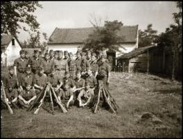 II. világháborús katonai negatívok vegyes méretben, 12 db