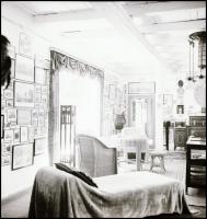 Régi lakásbelsők, bútorok, 8 db fotónegatív, 6×6 cm