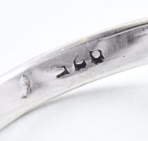 Ezüst (Ag) gyökérsmaragddal ékített gyűrű, m: 62, bruttó: 6g