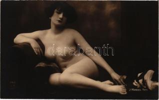 Meztelen erotikus hölgy / Erotic nude lady. J. Mandel Paris 243. A.N. (non PC)