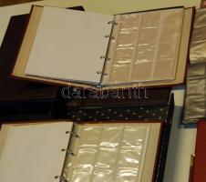 Nagy kellék-tétel, benne 25db album, közte sok gyűrűs berakó, benne pár db albumlappal, többsége üres, néhány tokkal együtt, hozzá elválasztólapok!