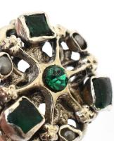 Ezüst(Ag) gyűrű zöld kövekkel, jelzés nélkül, méret: 45, bruttó: 4,5 g