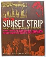 Domenic Priore: Riot on Sunset Strip. Rocknrolls Last Stand in Hollywood. Foreword by Arthur Lee of Love. London, 2007, Jawbone Press. Gazdag képanyaggal illusztrálva. Angol nyelven. Kiadói papírkötés, jó állapotban.