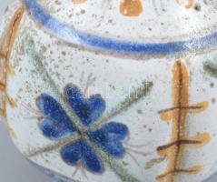 Gorka Géza (1894-1971): Habános váza. Korongozott cserép, csontszínű, repesztett (ún. Bidtel) alapmá...