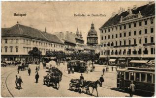 Budapest VI. Deák tér, villamos, Anker-Udvar (Gyertyánffy-ház, 1908-ban lebontották), Kohn Fülöp és Fischer Fáni üzlete, zongoraterem, Brein Ignác-féle Kemnitzer ház, villamosok, Kereskedők és Iparosok Banktársasága. M.T. és F.I. Koch Willy (EK)