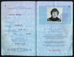 1984-1993 Magyar Népköztársaság fényképes útlevele, bélyegzésekkel.