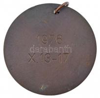 1976. "Kistelek 200 éves 1776-1976" egyoldalas, átlyukasztott bronz emlékérem karikán, hát...