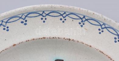 Felső- Szilézia Proskau: Dísztál. Színes, kézzelfestett, ónmázas kerámia. Jelzett. 1763-1769 között....