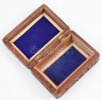 Csontberakásos faragott fa doboz, 15×10×6 cm