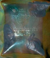 Kis süni szobrocska eozin mázas Zsolnay kerámiából, 9cm-es hosszúsággal