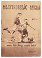 1954 Magyarország - Anglia. Nemzetek közötti válogatott labdarúgó mérkőzés, Budapest 1954. május 23. Műsor-füzet. Az Arany-csapat, legendás Népstadionban rendezett 7:1-es mérkőzése. Bp., Egyetemi-ny., fekete-fehér fotókkal illusztrált kiadvány, jó állapotban, 14+2 p.