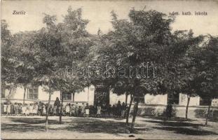 Zseliz school
