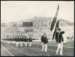 1960 Római Olimpia fotó, Zászló vivő, Simon János kosárlabdázó. 18x24 cm