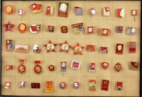 Több mint 1800 darabos jelvény és kitűző tétel hagyatékból, legnagyobbrészt különböző darabok. Vegye...