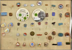 Több mint 1800 darabos jelvény és kitűző tétel hagyatékból, legnagyobbrészt különböző darabok. Vegye...