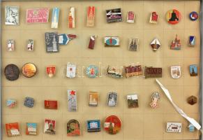 Több mint 1800 darabos jelvény és kitűző tétel hagyatékból, legnagyobbrészt különböző darabok. Vegye...