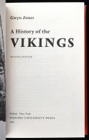 Gwyn Jones: A history of the vikings. Oxford-New York, 1984., Oxford University Press. Angol nyelven...