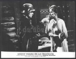 ,,Szent Teréz és az ördögök" című román film jelenetei és szereplői, 9 db vintage produkciós fi...