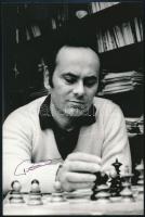 Portisch Lajos nemzetközi sakknagymester, világbajnok autográf aláírással ellátott fotója / International Chess Master autograph signed photo 12x18 cm