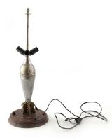 Orosz gránátos lámpa, fa talapzaton, felújításra szorul, kopásnyomokkal, m: 60 cm
