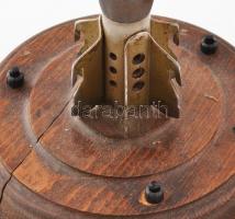 Orosz gránátos lámpa, fa talapzaton, felújításra szorul, kopásnyomokkal, m: 60 cm