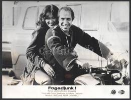 cca 1987 ,,Fogadjunk!" című olasz filmvígjáték jelenetei és szereplői, 5 db vintage produkciós ...