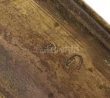 Ezüst (Ag) talpú kék kristály kínáló, jelzett, közepében nagyobb feszültséggel, használatát nem befo...