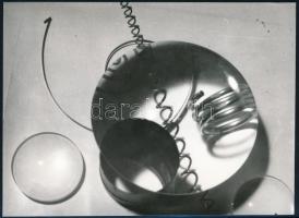 cca 1970 Tárgyfotó, dr. Sevcsik Jenő fényképész szaktanár és szakíró gyűjteményéből 1 db jelzés nélküli vintage fotó, 12,5x17,2 cm