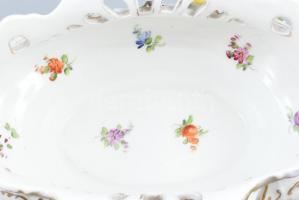 Potschappel, német, porcelán kínáló, apró lepattanások, rózsákon apró csorbák, jelzett, m: 17 cm