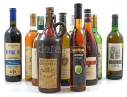 Nemzetközi borválogatás 11 palack külföldi vörös, rozé, fehér és likőrbor. Retsina, spanyol, máltai, német, szlovén, lengyel borok