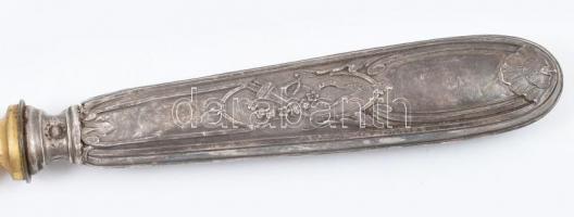 Ezüst (Ag) nyelű halas kínáló dobozban, jelzett, sérülésekkel, cca. nettó: 40g, h: 26-28 cm