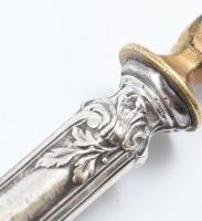 Ezüst (Ag) nyelű tortalapát, jelzett, cca. nettó: 10 g, h: 21,5 cm