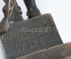 WWF jelzéssel: Páncélos katona 1914-1915. Bronz, kopott, m: 11 cm