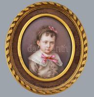 Kislány portré, porcelán, réz keretben. 5,5x4,5cm
