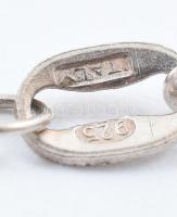 Ezüst(Ag) venezianer nyaklánc szintetikus rubinnal kirakott medállal, jelzett, h: 42 cm, bruttó: 8,3...